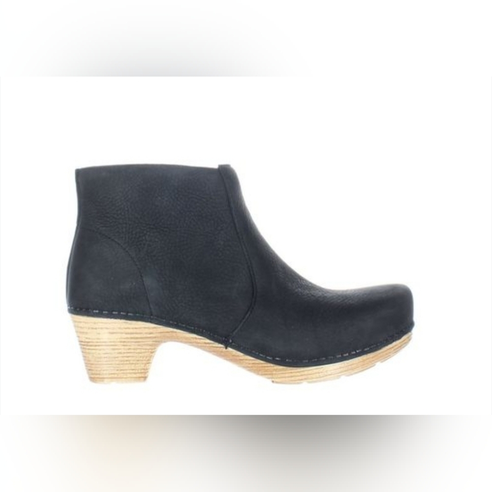 Dansko Black Leather Maria Boot Size 39